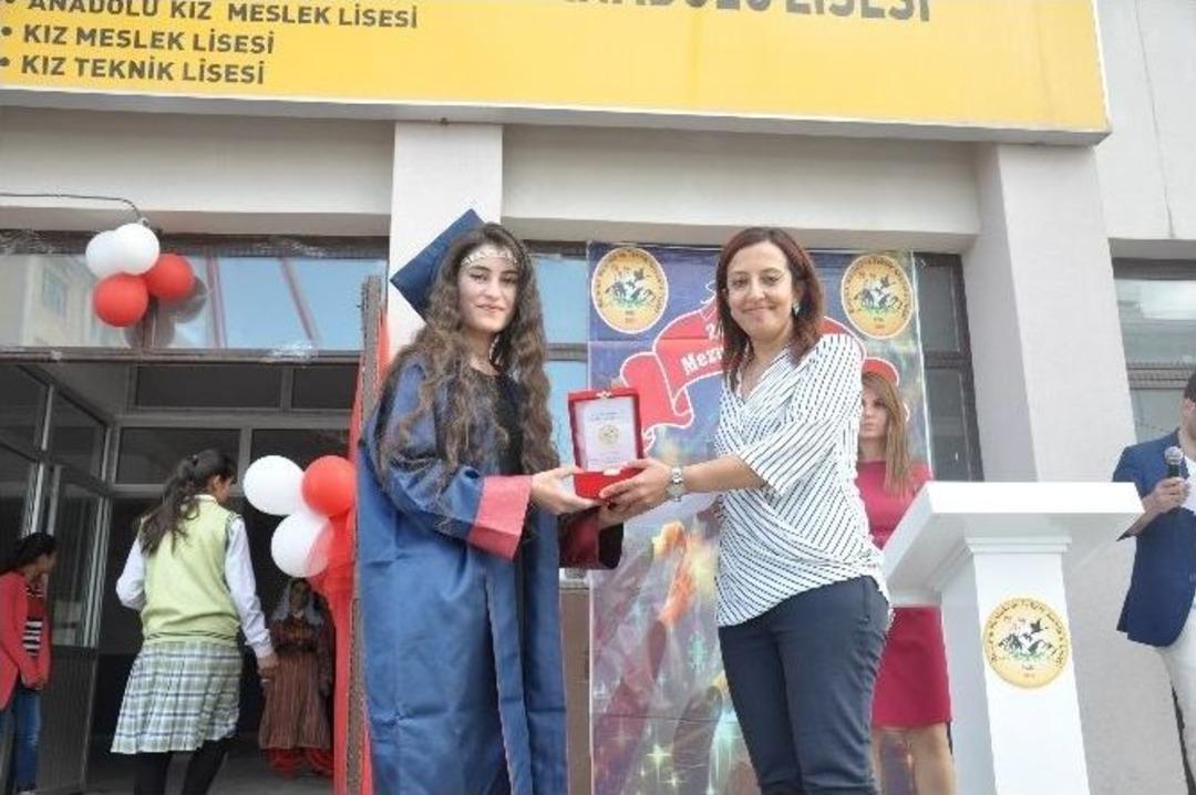 Bulanık&rsquo;ta Mezuniyet Coşkusu