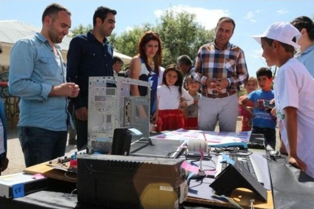 K&ouml;y Okulunda Bilim Fuarı