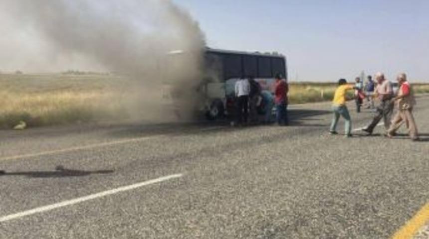 Seyir Halindeki Midib&uuml;s Alev Aldı