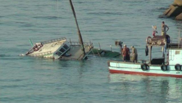 Akçakoca’da Bakıma Alınan Gezi Teknesi Battı