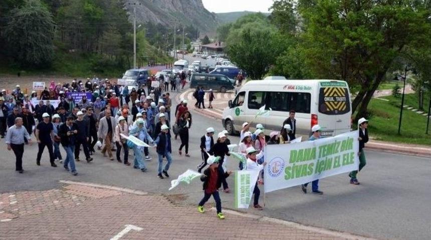 Sivas&rsquo;ta D&uuml;nya &Ccedil;evre G&uuml;n&uuml; Y&uuml;r&uuml;y&uuml;ş&uuml;