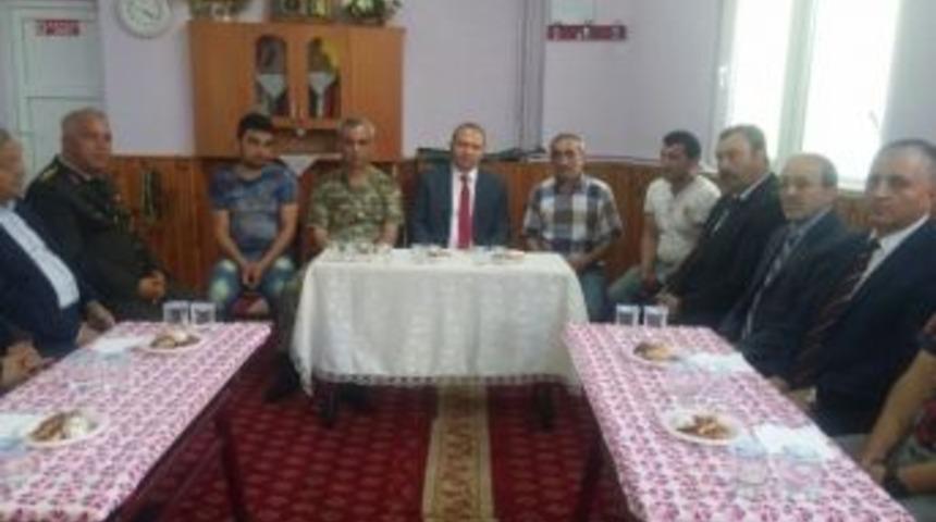 Protokol Şehit Okan Korkut&rsquo;un Evini Ziyaret Etti