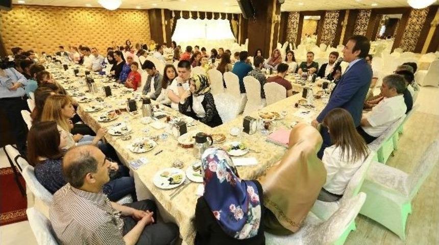 Başkan Gen&ccedil;, &Ouml;ğrencilerin Hayallerini Dinledi