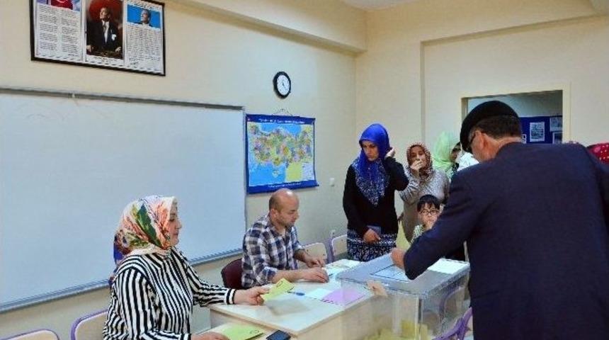 Zonguldak&rsquo;ta İki Mahallede Muhtarlık Se&ccedil;imi S&uuml;r&uuml;yor