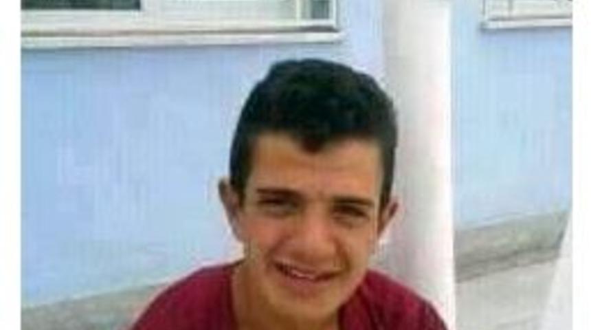 Trakt&ouml;r&uuml;n Altında Kalan &Ccedil;ocuk Hayatını Kaybetti