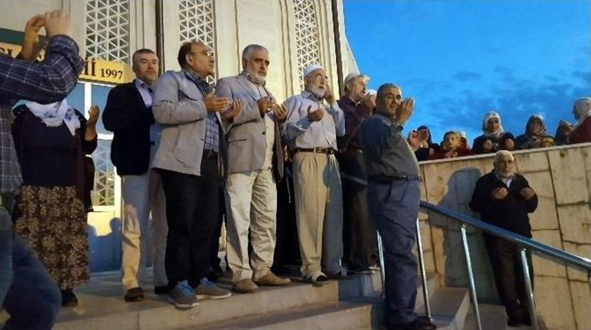 Develi&rsquo;de Vatandaşlar Kutsal Topraklara Uğurlandı