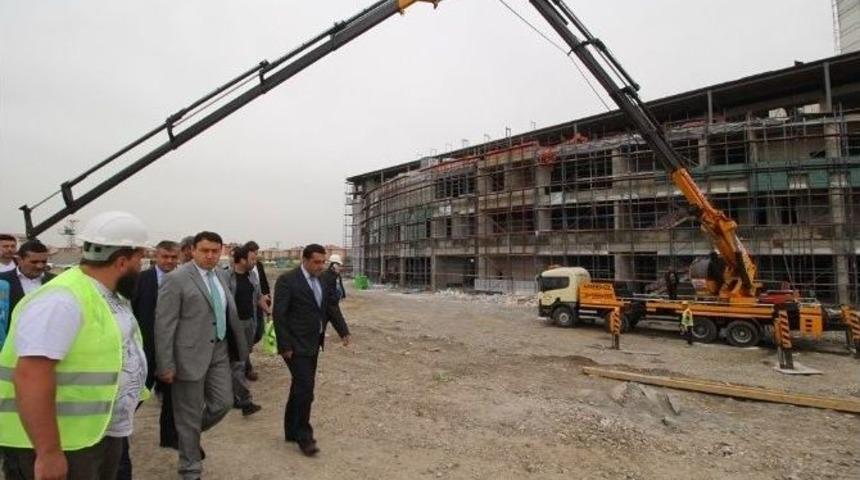 Vali Işın Hastane İnşaatını İnceledi