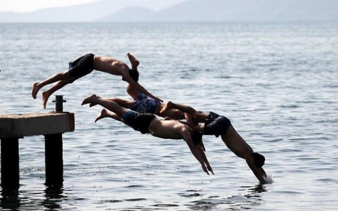 Ramazan &Ouml;ncesi Denize Akın Ettiler