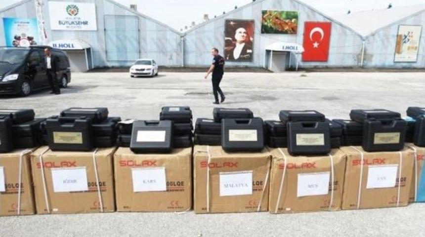 K&uuml;&ccedil;&uuml;kbaş Hayvan Yetiştiricilerine Y&uuml;n Kırkma Desteği