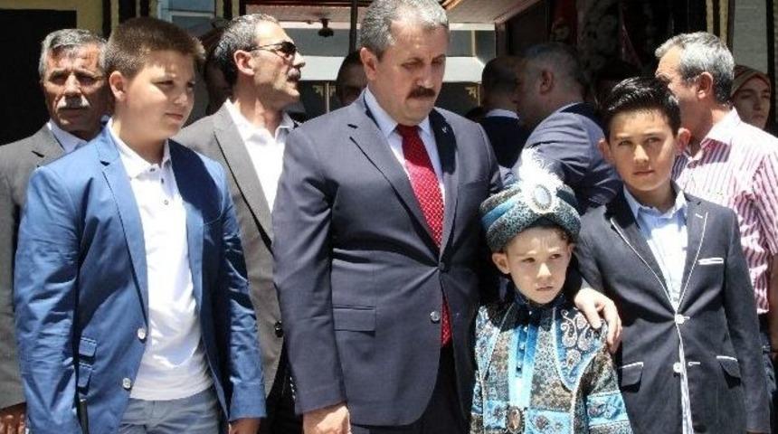 Bbp Genel Başkanı Destici, Yeğeninin S&uuml;nnet Merasimi İ&ccedil;in Eskişehir&rsquo;e Geldi