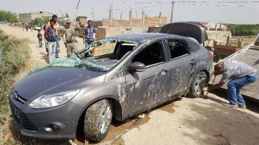 Nusaybin&rsquo;de Otomobil Su Kanalına Devrildi: 2 &Ouml;l&uuml;