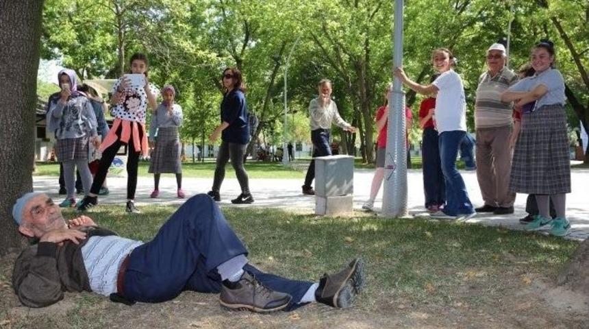 Bilgievi &Ouml;ğrencilerine Fotoğraf Dersi Verildi