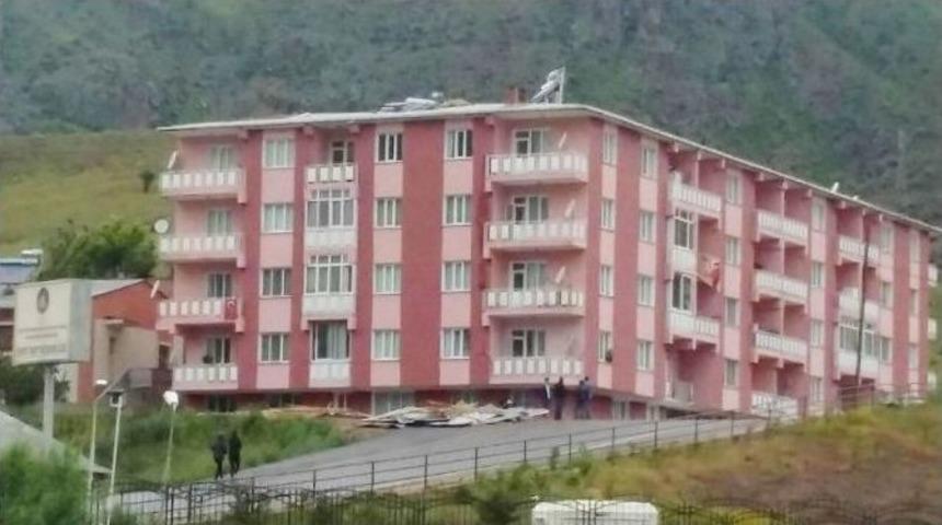 İspir&rsquo;de Fırtına &Ccedil;atıları U&ccedil;urdu