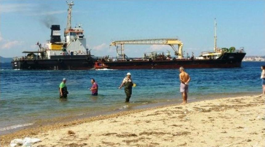 &Ccedil;anakkale Boğazı&rsquo;nda Gemi Karaya Oturdu