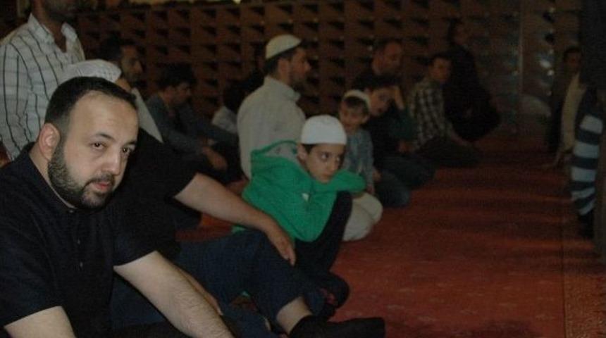 Ankara&rsquo;da İlk Teravih Namazı Coşkusu