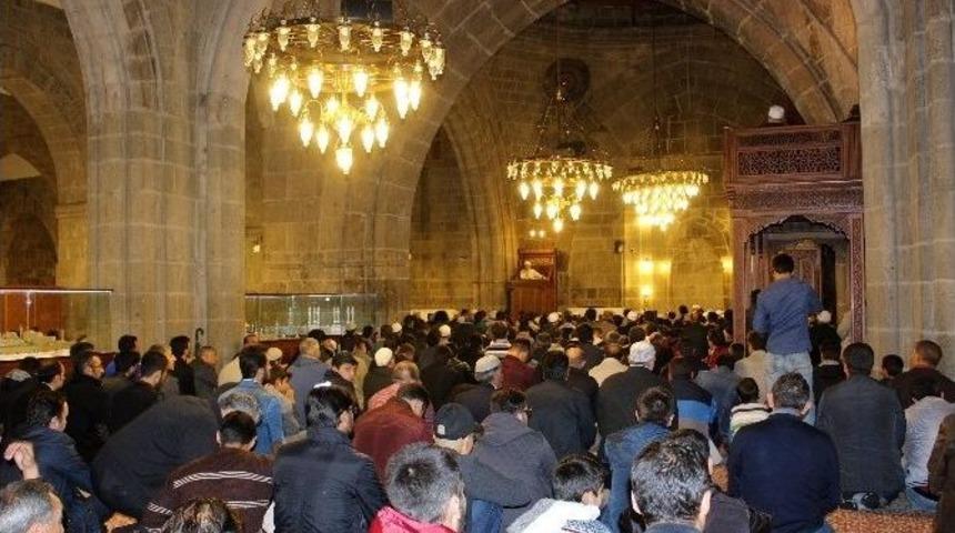 Erzurum&rsquo;da İlk Teravih Heyecanı