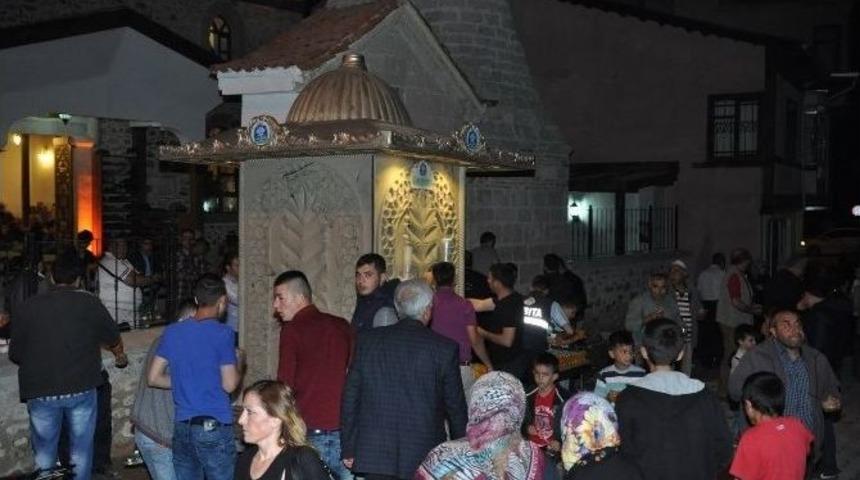 Restorasyonu İki Yıl S&uuml;ren Tarihi Havai Camii, İlk Teravih Namazı İle İbadete A&ccedil;ıldı