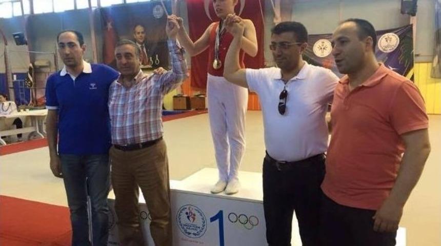 Otistik Sporcuların Başarısı Ayakta Alkışlandı