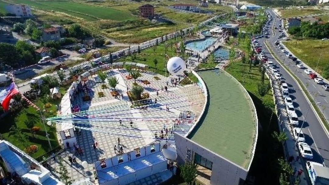 Hizmete A&ccedil;ılan Arnavutk&ouml;y Vadipark Projesi Havadan G&ouml;r&uuml;nt&uuml;lendi