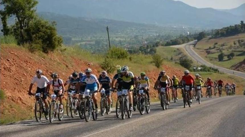 &Ccedil;ameli Dağ Bisikleti Maratonu Sona Erdi