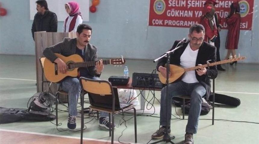 Selim Kaymakamı Erdin&ccedil; Dolu &Ouml;ğrencileri Mezuniyet T&ouml;reninde Yalnız Bırakmadı