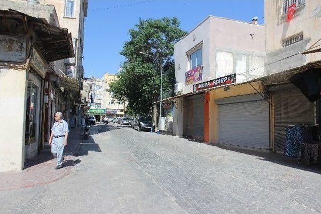 Kilis’te Ramazanın İlk Günü İş Yerleri Geç Açıldı