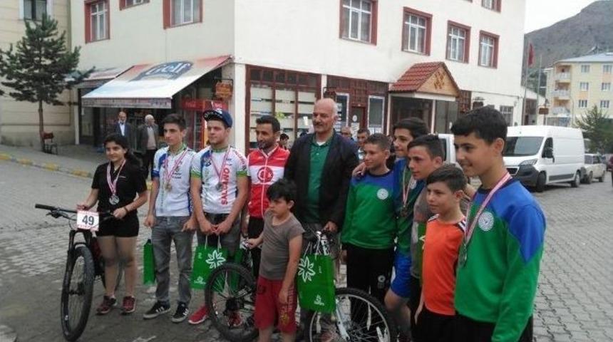 Uzundere&rsquo;de Mtb Cup Bisiklet Yarışı D&uuml;zenlendi