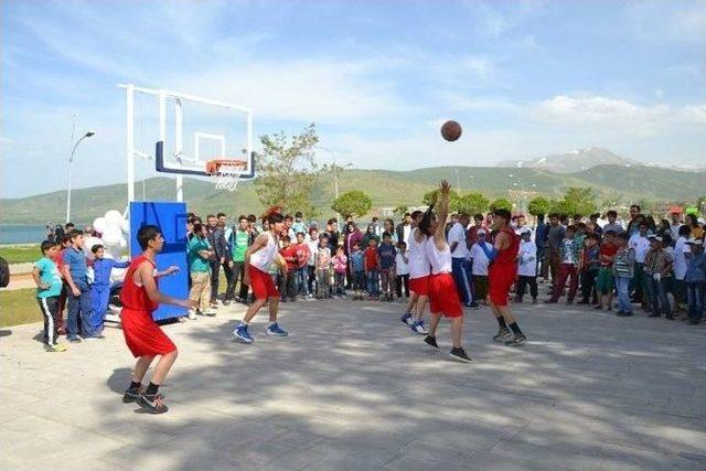 Tatvan’da Uçurtma Şenliği Ve Bisiklet Turu