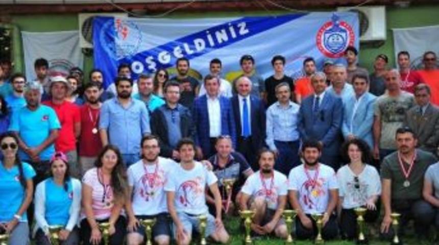 Yama&ccedil; Paraş&uuml;t&uuml; Mesafe Yarışı &Ouml;d&uuml;lleri Sahiplerni Buldu