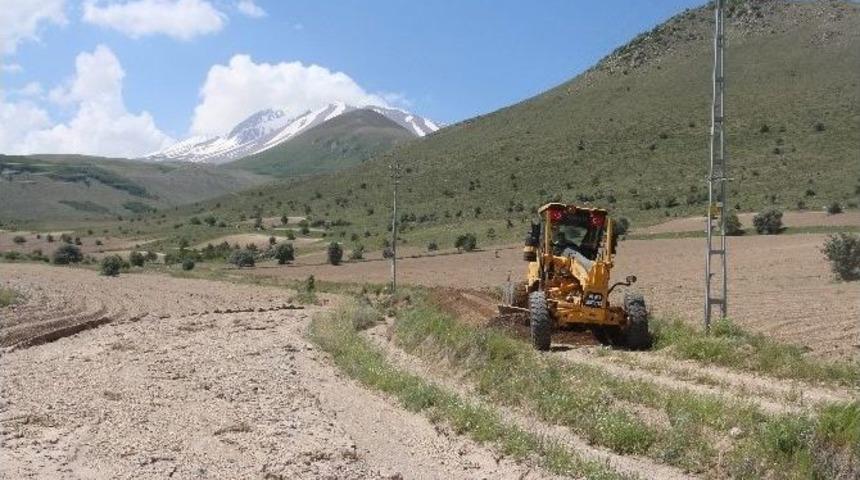 Aksu Mevkii’nde Yol Düzenleme Çalışmaları