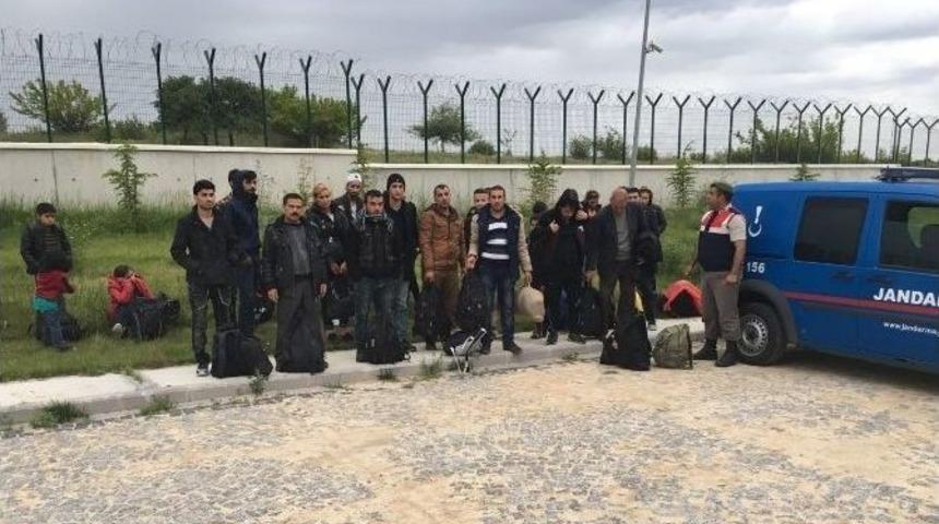 173 Ka&ccedil;ak G&ouml;&ccedil;men Yakalandı