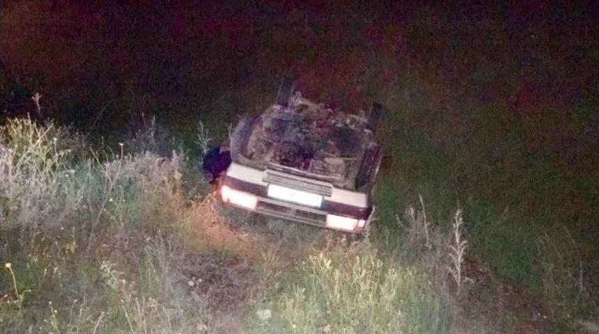 Otomobil Tarlaya U&ccedil;tu: 1yaralı