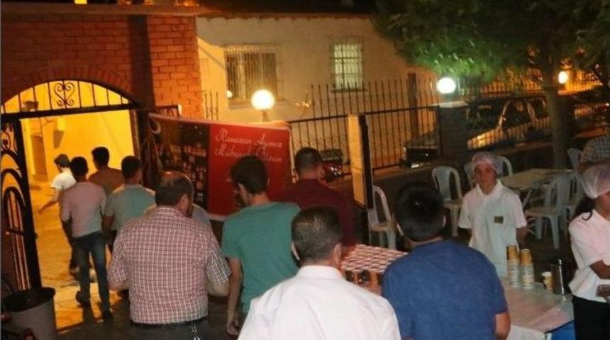 Teravih Sonrası Geleneksel Ramazan Şerbeti