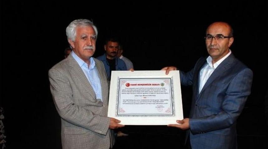 Vali Demirtaş&rsquo;a Fahri Hehşehrilik Beratı Verildi