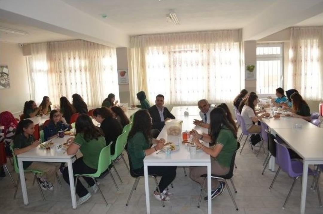 Şube M&uuml;d&uuml;rleri Pansiyonların Yemekhanelerini Denetledi