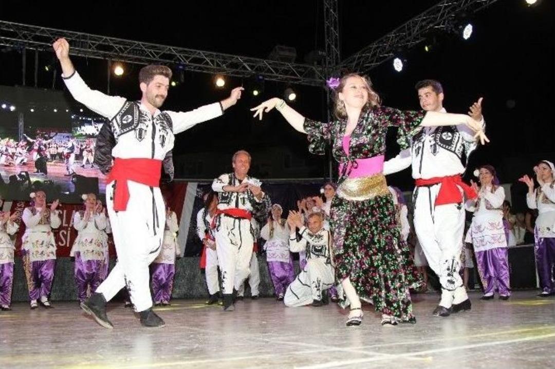 Halk Danslarıyla Yeşil Direniş