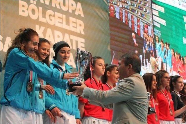 14. Uluslararası Karate Şampiyonasına Türkiye Damgası