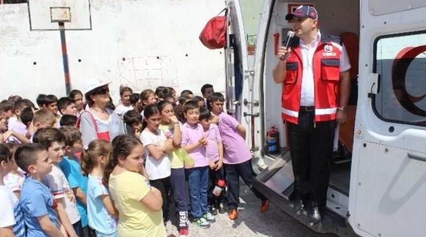 &Ouml;ğrencilere Yaşama Yol Ver Kampanyası Anlatıldı