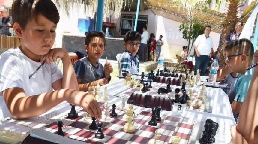 Germencik Belediyesinden Satran&ccedil; Turnuvası