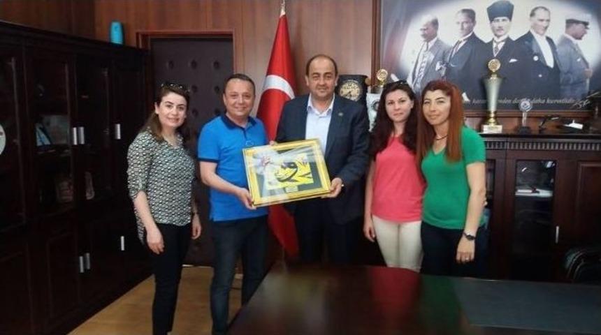 Dikmen Ortaokulu Y&ouml;neticilerinden Demirtaş&rsquo;a Teşekk&uuml;r