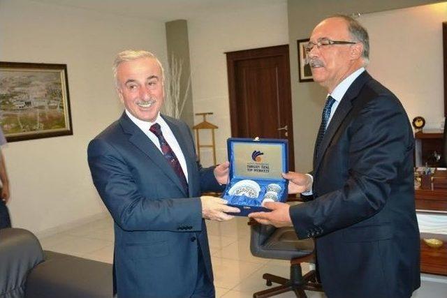 Vali Kam&ccedil;ı, Veda Ziyaretlerinde Bulundu 1