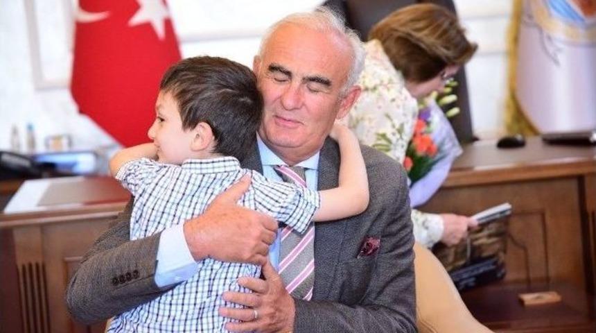 Başkan Yılmaz: "s&ouml;z Konusu Eğitimse Akan Sular Durur"