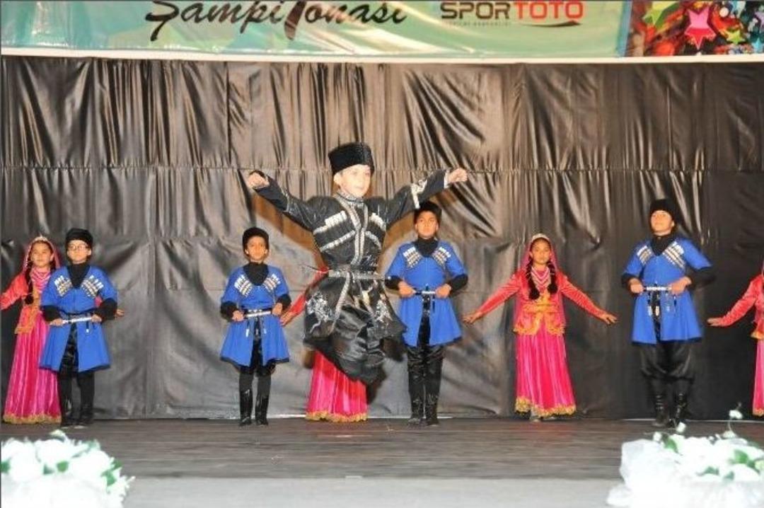 Halkoyunları Minikler T&uuml;rkiye Şampiyonası Sona Erdi