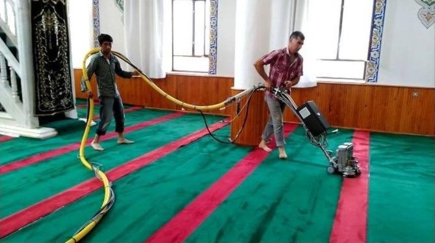Kırsal B&ouml;lgelerdeki Camilerin Temizliğine Başlandı