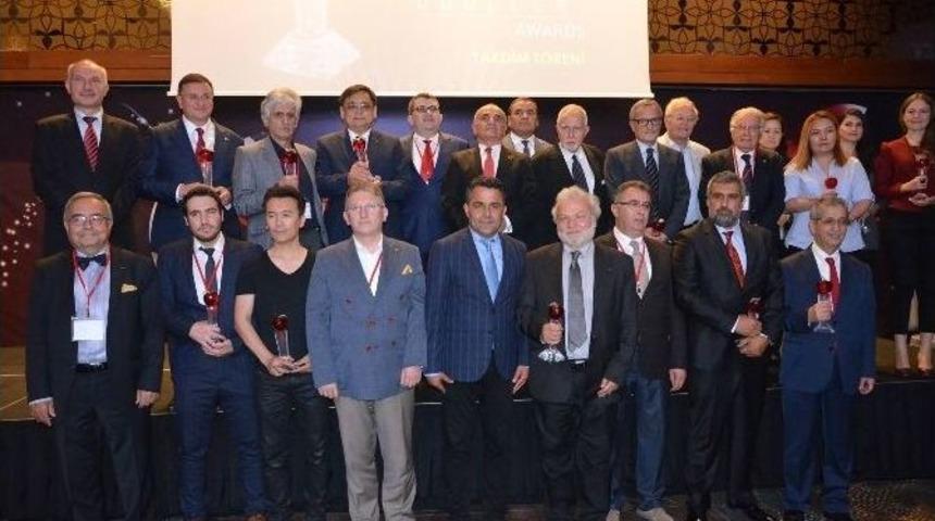 Kızıl Elma &Ouml;d&uuml;lleri Sahiplerini Buldu