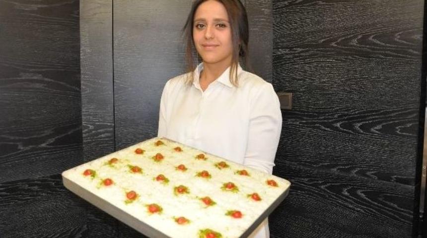 Tatlıcılarda Güllaç Mesaisi