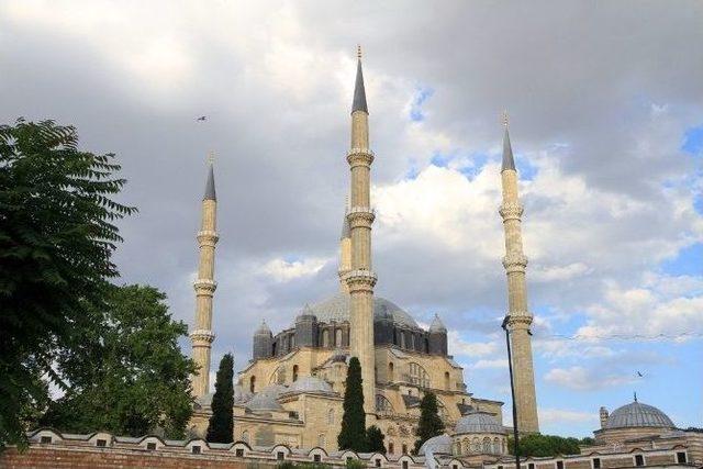 Sultangazi Belediyesi’nden Edirne’ye Kültür Gezileri