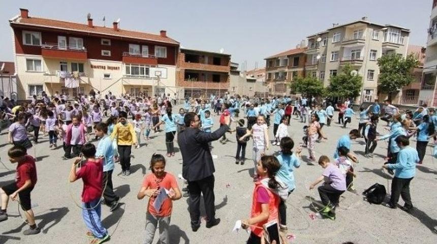 Geleneksel İp Atlama Şenliği