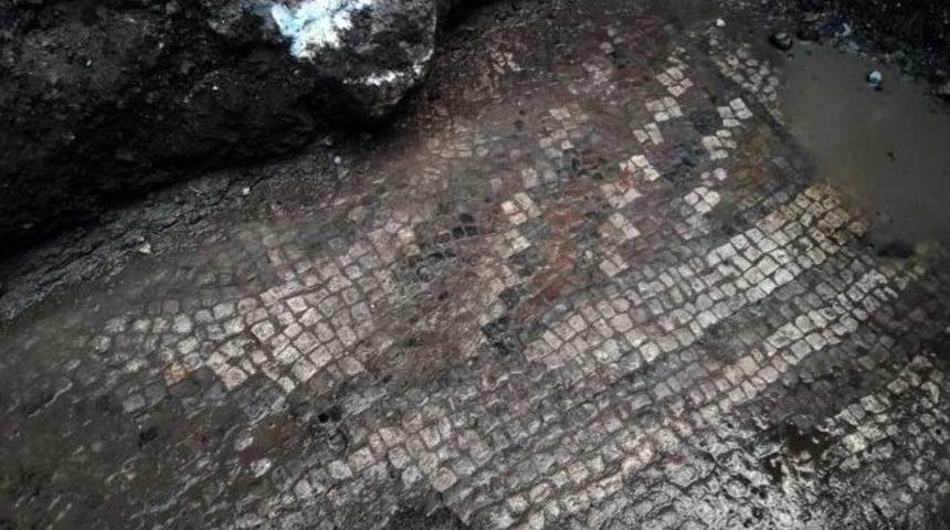 Kanalizasyon &Ccedil;alışmasında Mozaik &Ccedil;ıktı