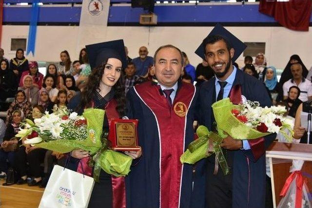 Yaşar Doğu Spor Bilimleri Fak&uuml;ltesi&rsquo;nde 320 &Ouml;ğrenci Kep Attı 1